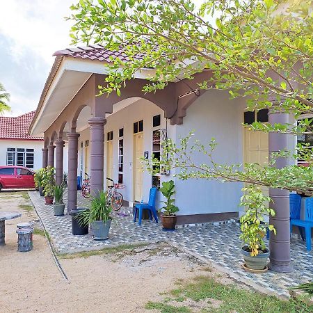 Desa Besut Inn Kampung Kuala Besut ภายนอก รูปภาพ